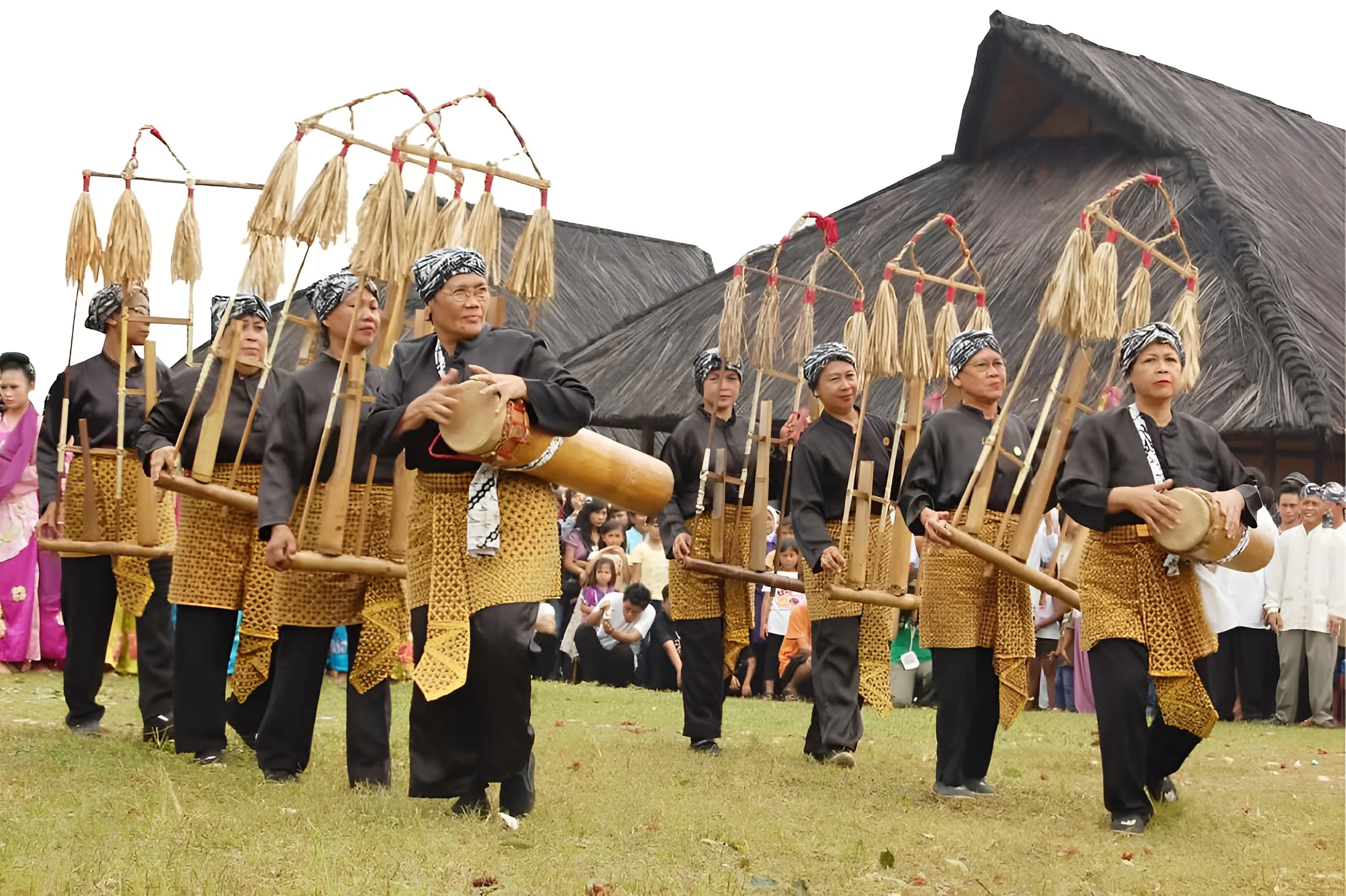Badeng Malangbong, Kesenian Angklung yang Punya Cerita Dakwah