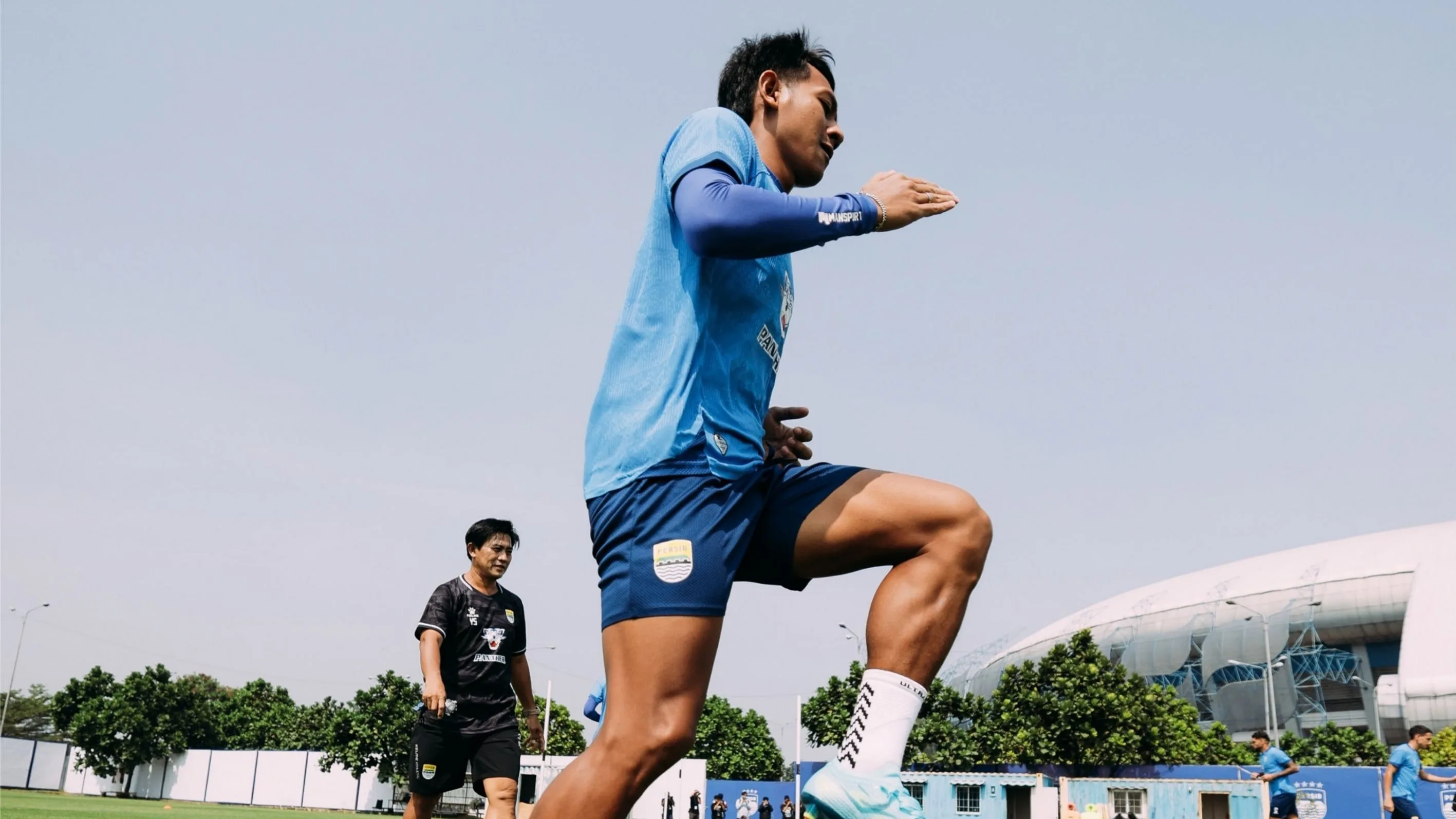 Tak Diboyong ke Tailan, Sejumlah Pemain Persib Latihan Intensif di Bandung