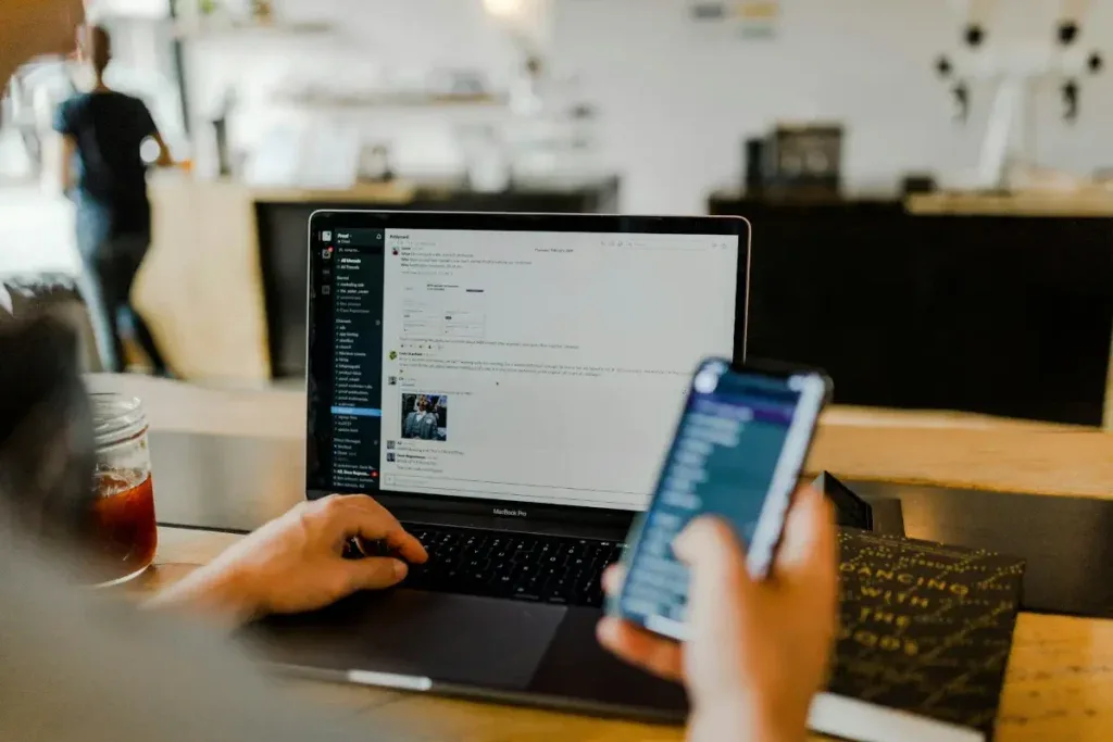 Perhatikan 10 Hal Ini Sebelum Pilih Aplikasi CRM WhatsApp