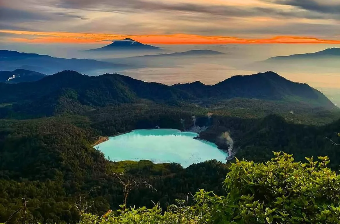 Gunung Canar Talaga Bodas, Destinasi Pendakian Garut yang Wajib Dicoba