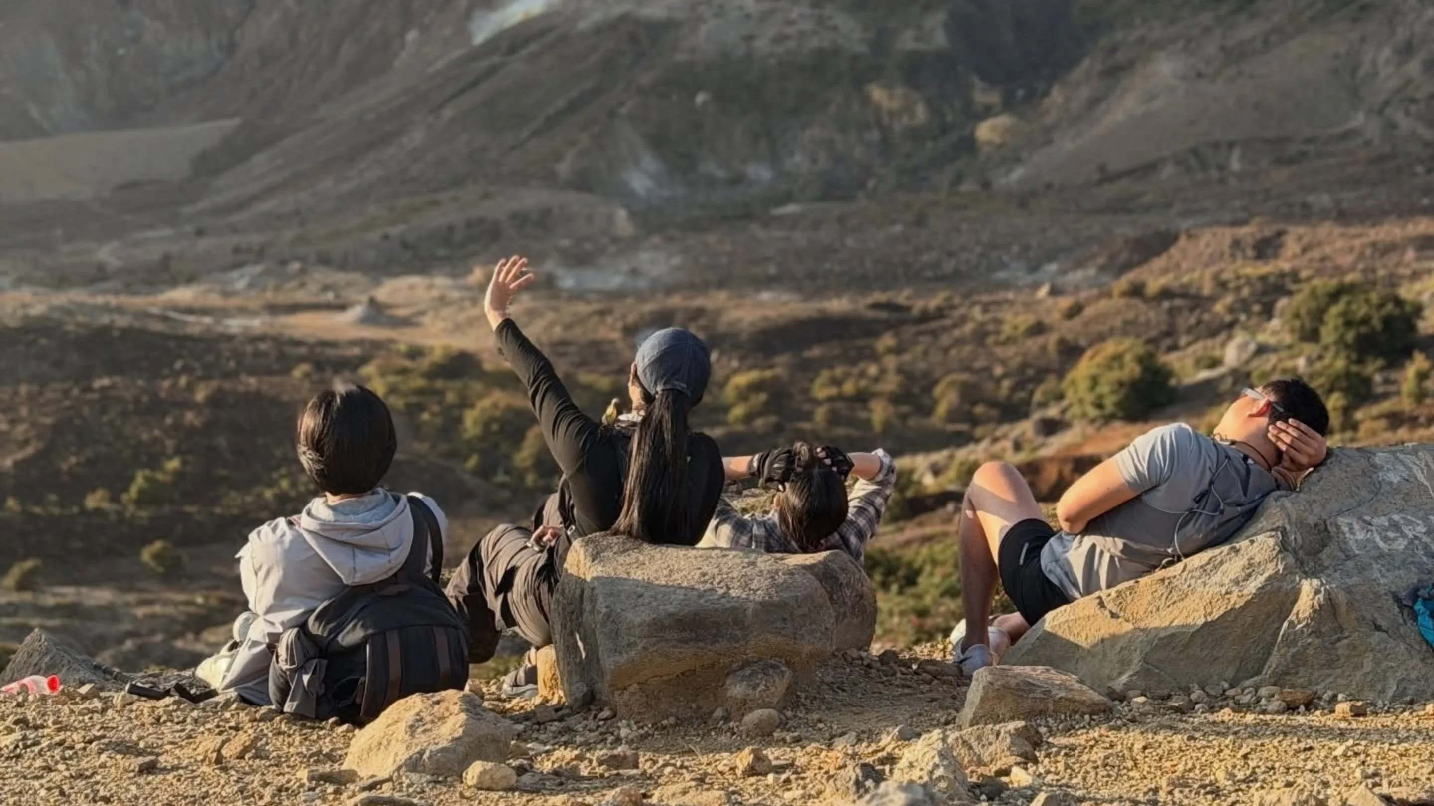 5 Tips Tektok Gunung Papandayan untuk Pendaki Pemula di Akhir Pekan
