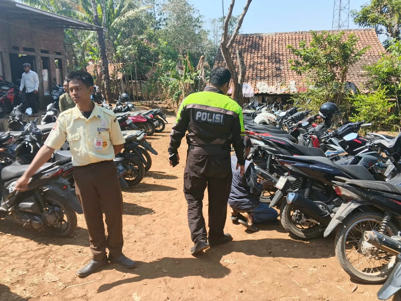 Sasar Kendaraan Siswa, 20 Knalpot Brong Disita di Malangbong Garut