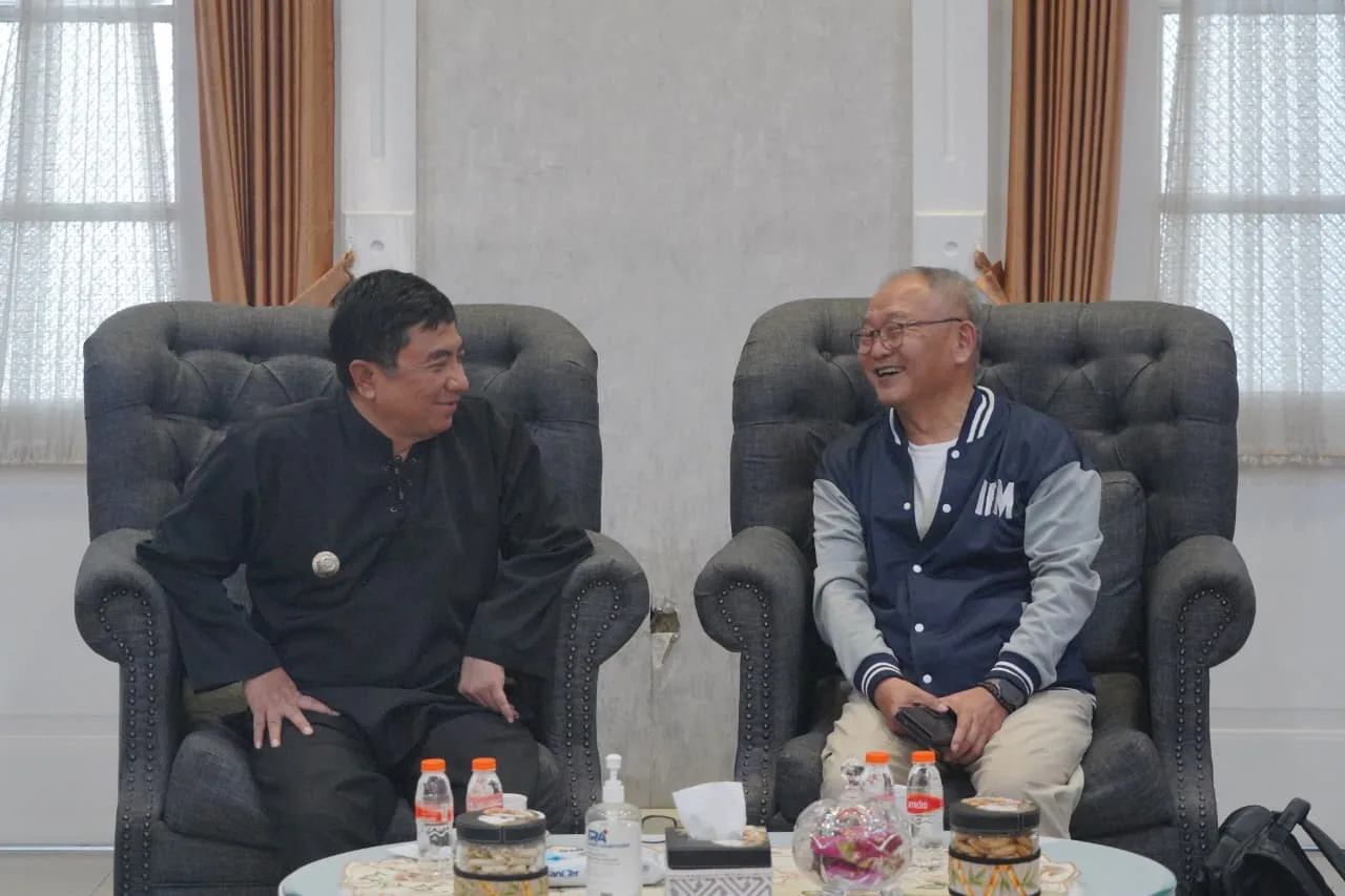 Garut Korea Jajaki Kerjasama Inovasi Budidaya Stroberi & Bawang Putih