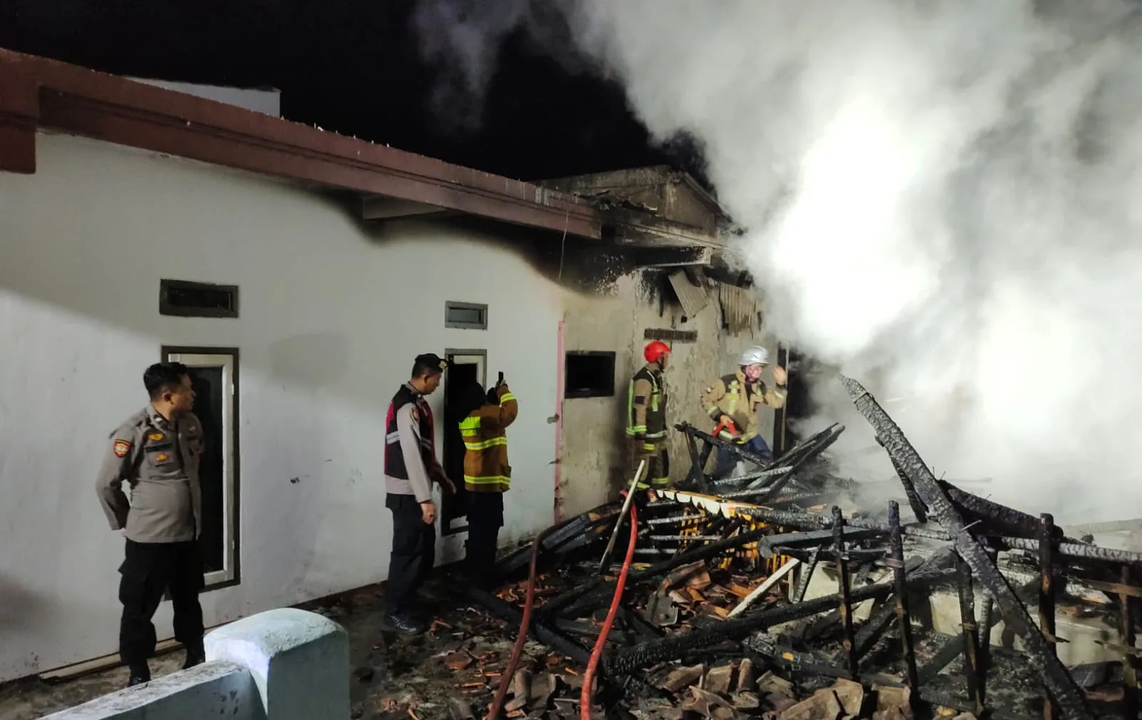 Akibat Tungku Pembakaran, Rumah Warga di Cilawu Garut Dilalap Sijago Merah