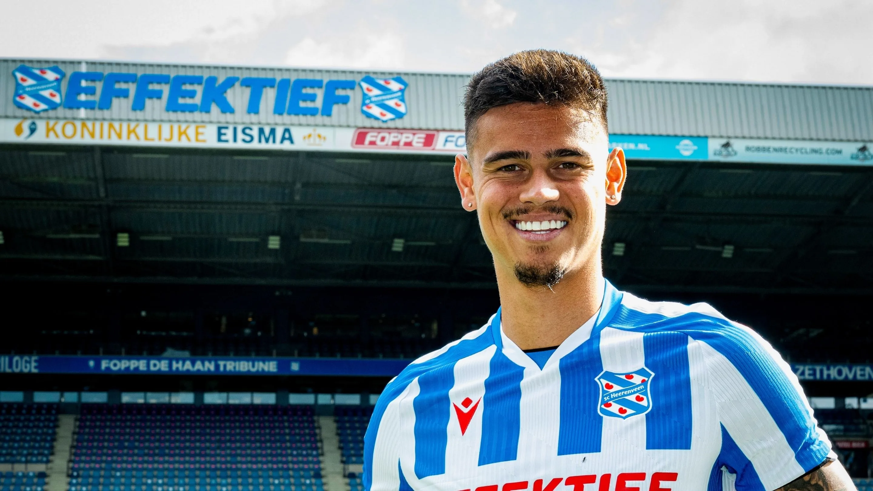 Bek Timnas Indonesia Mees Hilgers Resmi Sepakat Gabung Heerenveen