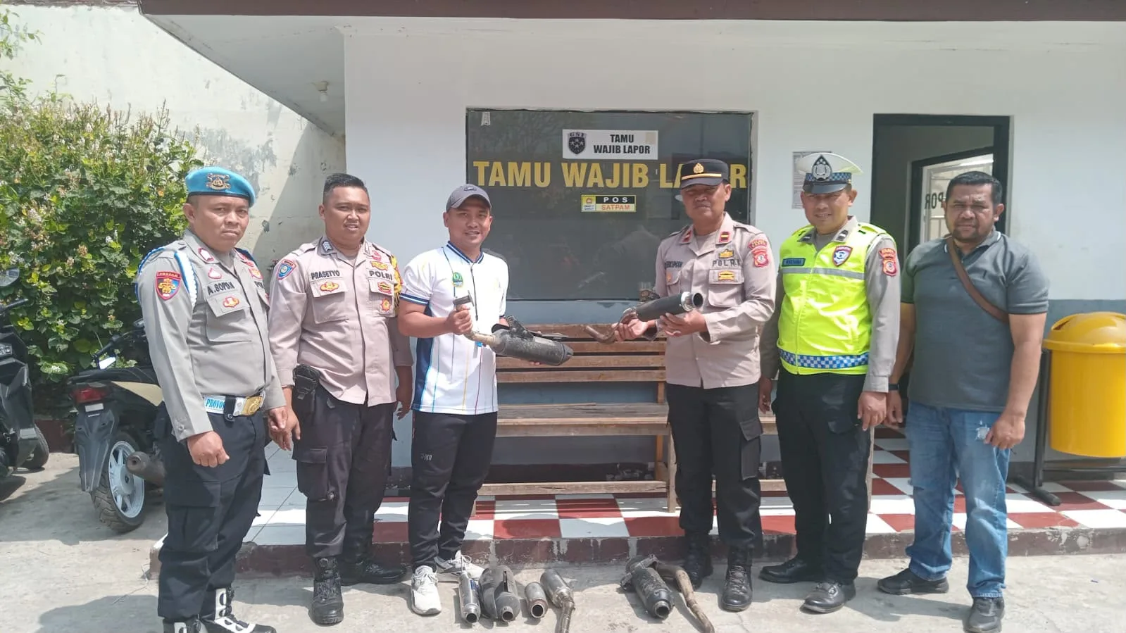 10 Knalpot Brong Disita Polisi di Samarang Garut, Pelajar Diedukasi