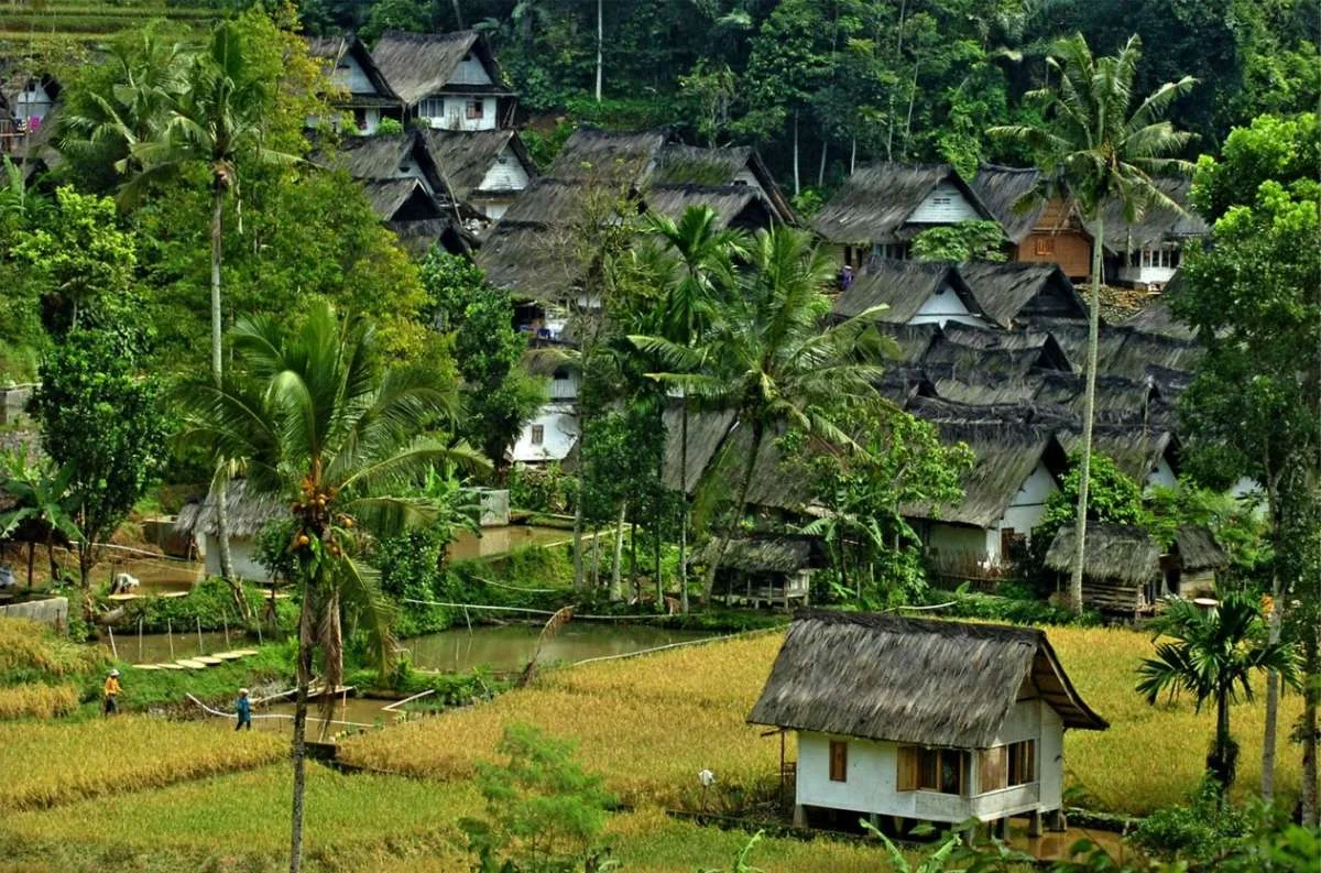 Meneladani Etika Adat Kampung Dukuh untuk Keberlanjutan Ekologis Garu