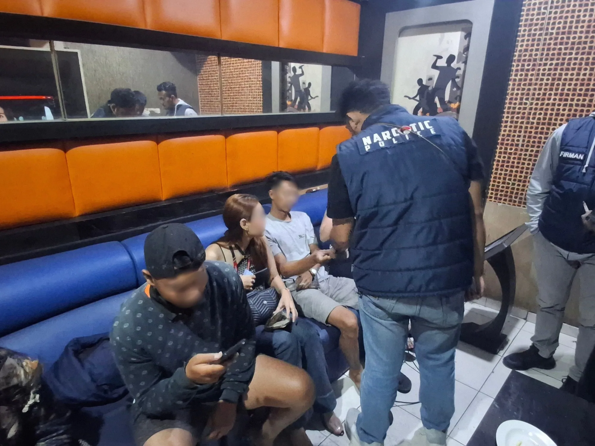 Razia Tempat Hiburan dan Kos-kosan di Garut, 12 Orang Jalani Tes Urine
