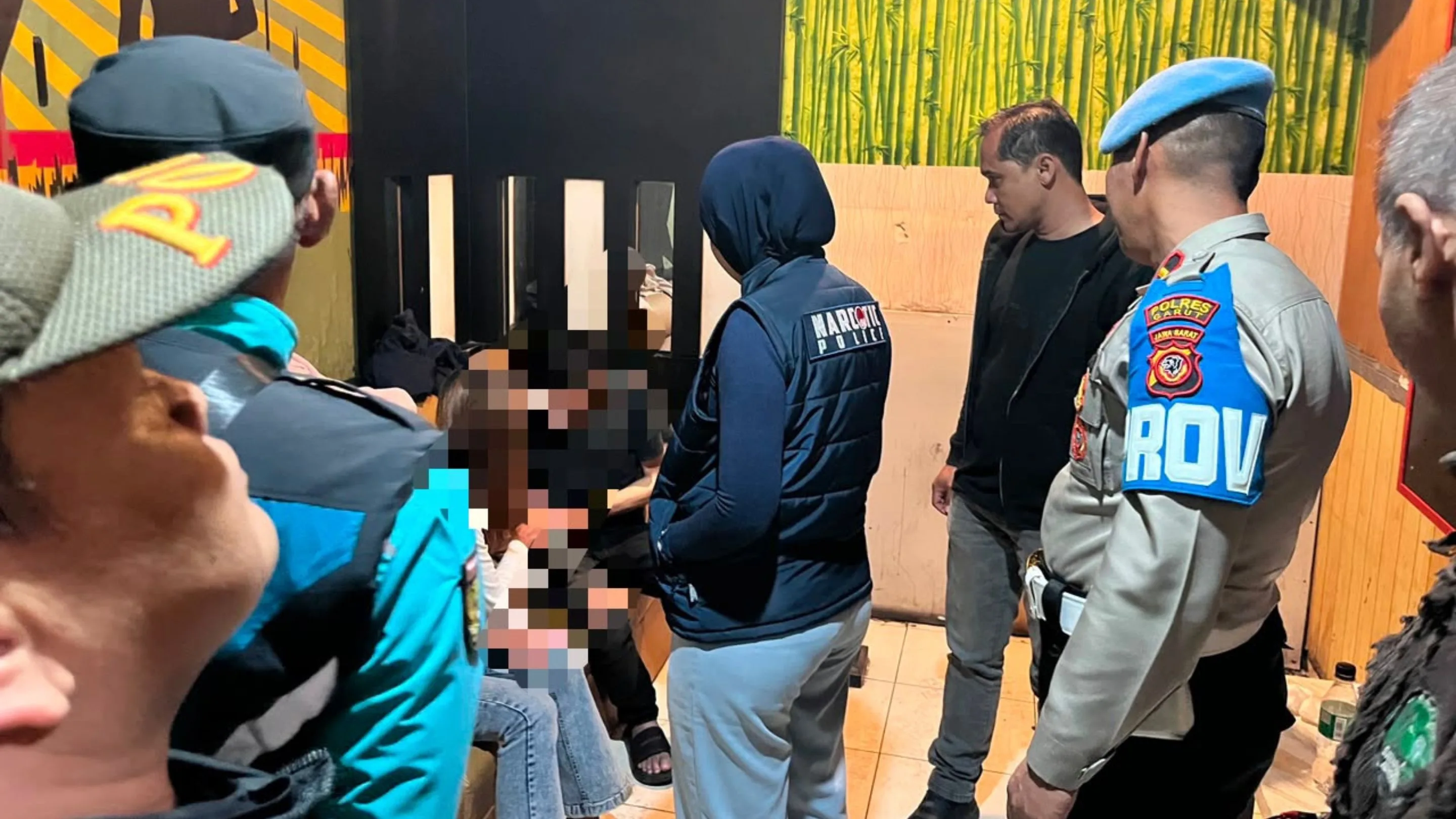 Polisi Jaring Pengguna Narkoba dan Sita Miras dari Hiburan Malam di Garut